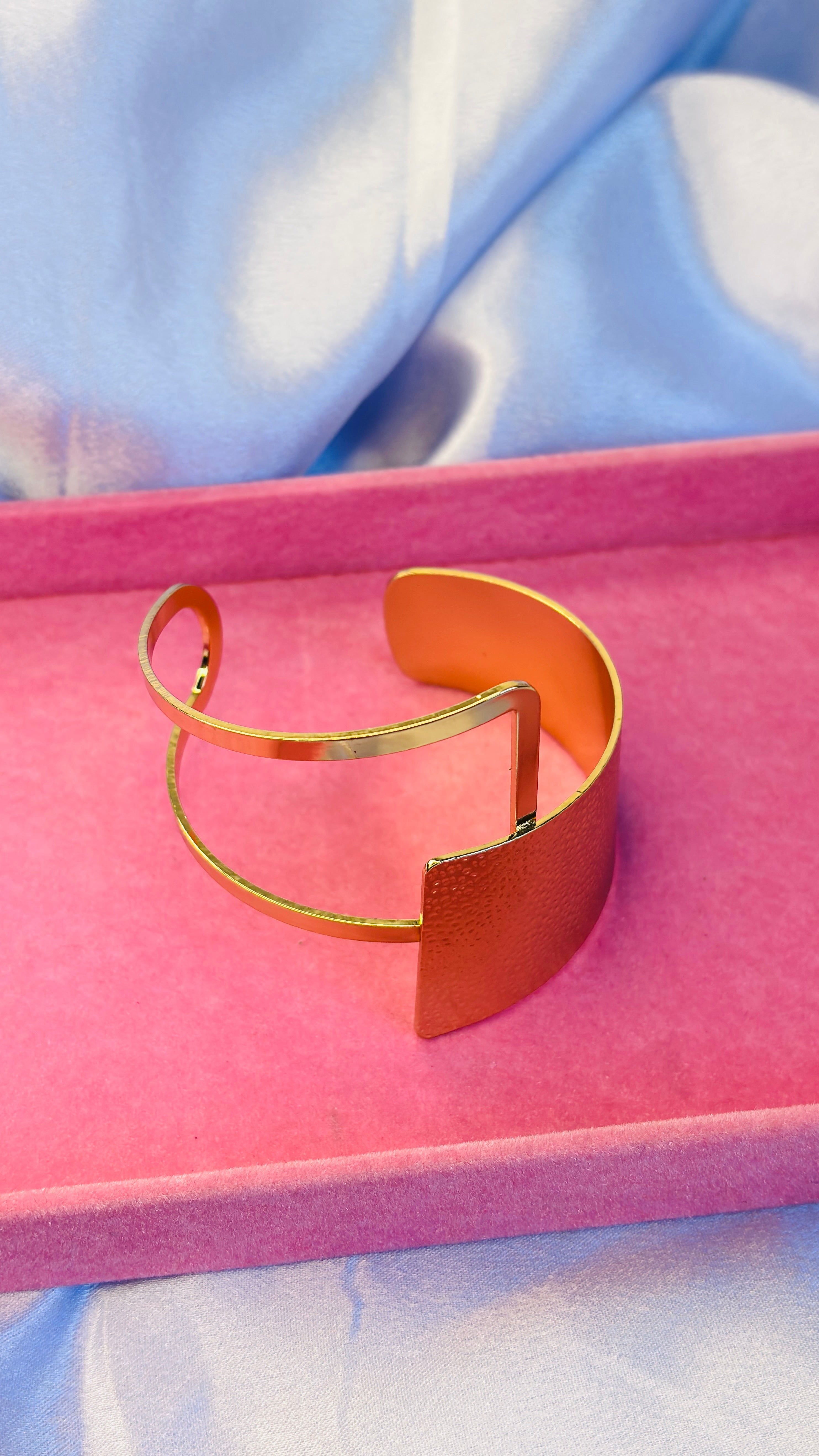 Contour Wave Cuff- Gold