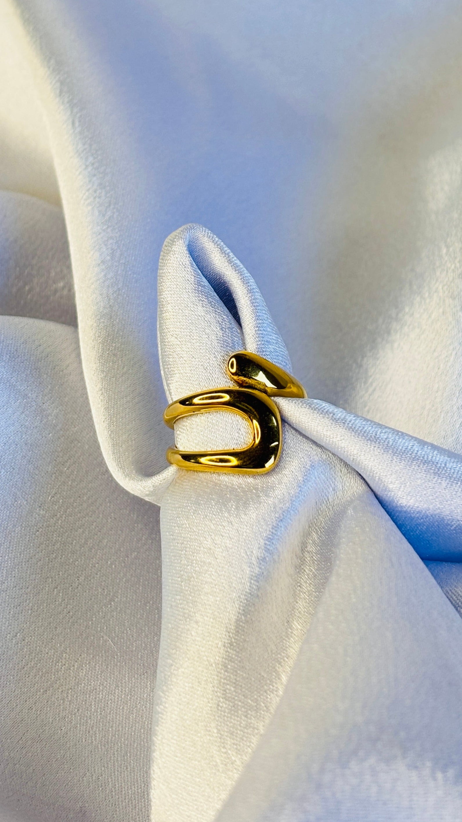 Auric Flow ring