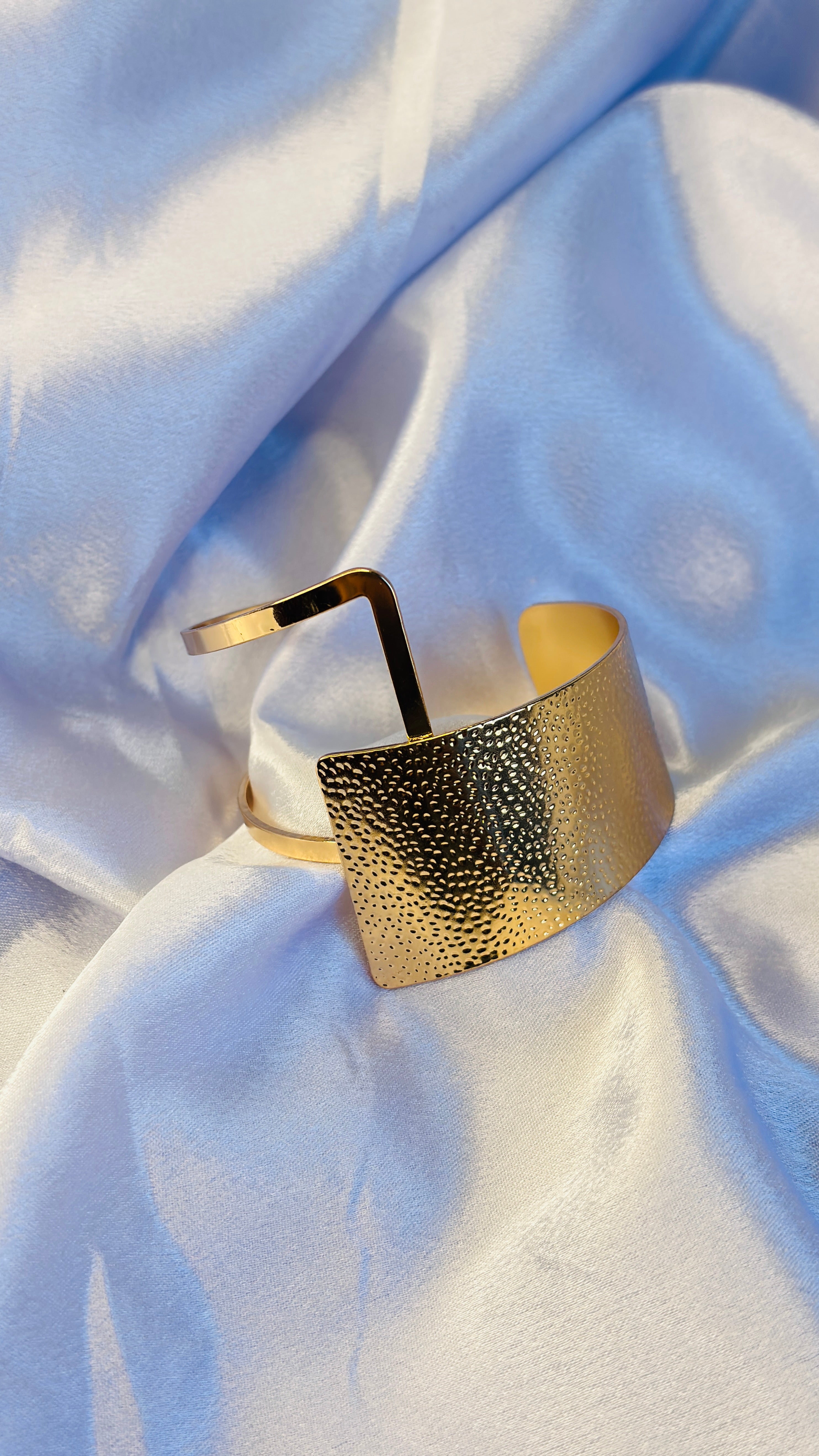 Contour Wave Cuff- Gold