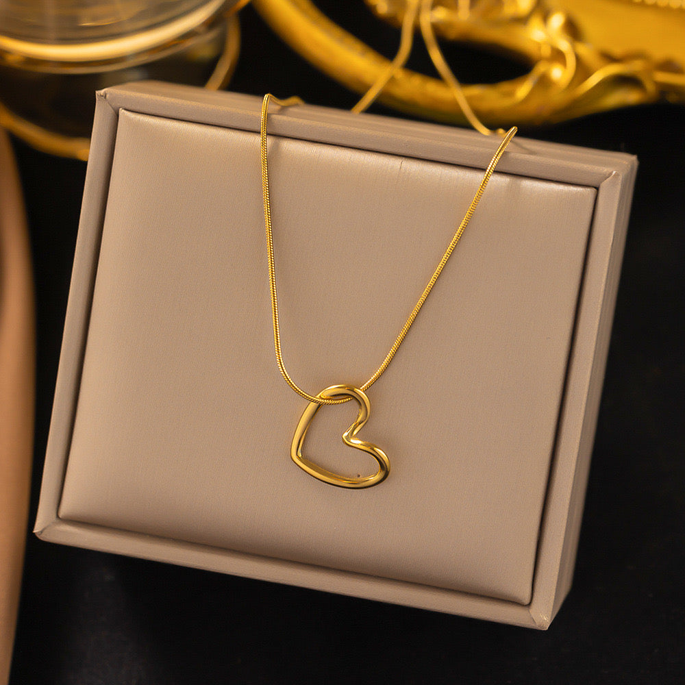 Knot of love- Gold necklace