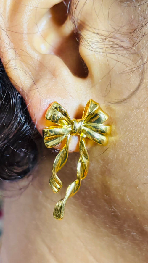 Gilded Ribbon Drops
