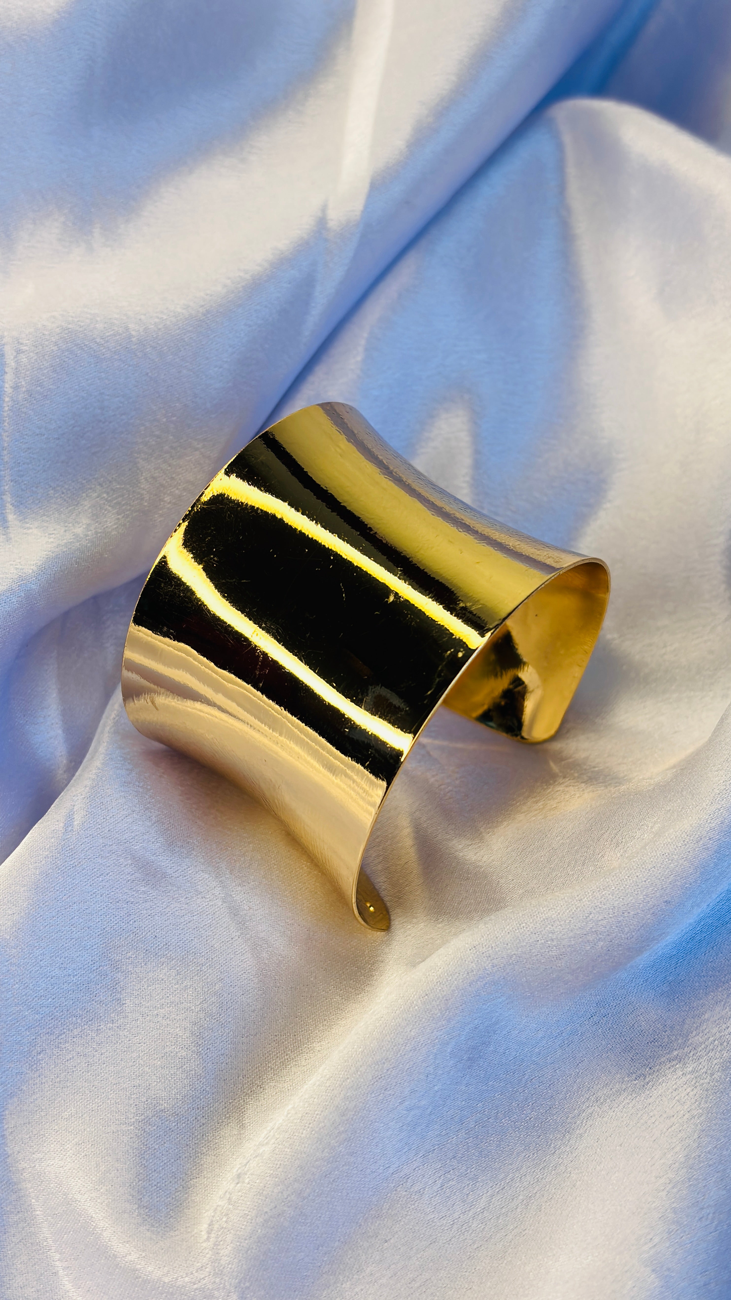 Golden Gleamwave Cuff￼