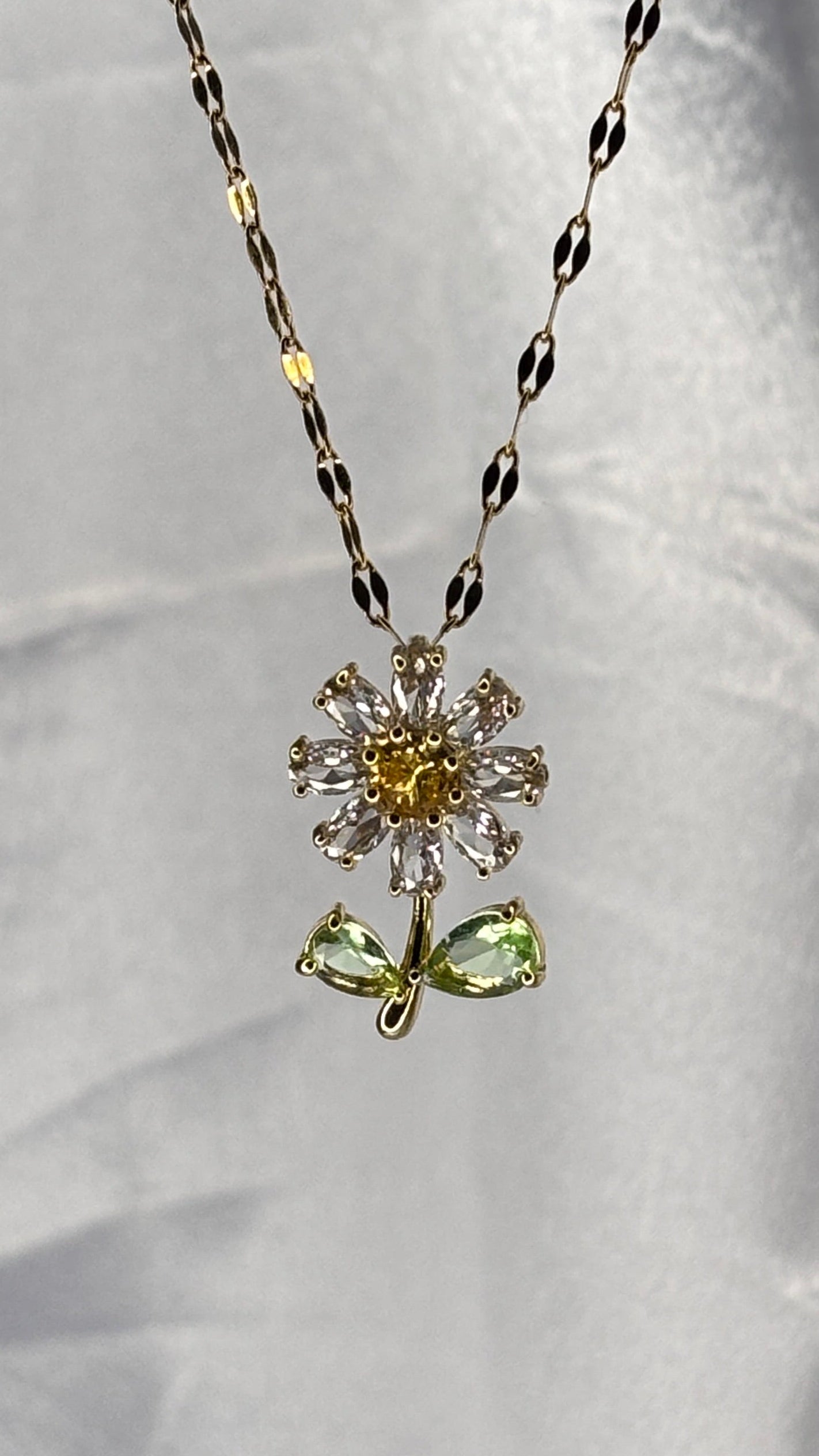 Daisy Dew Necklace