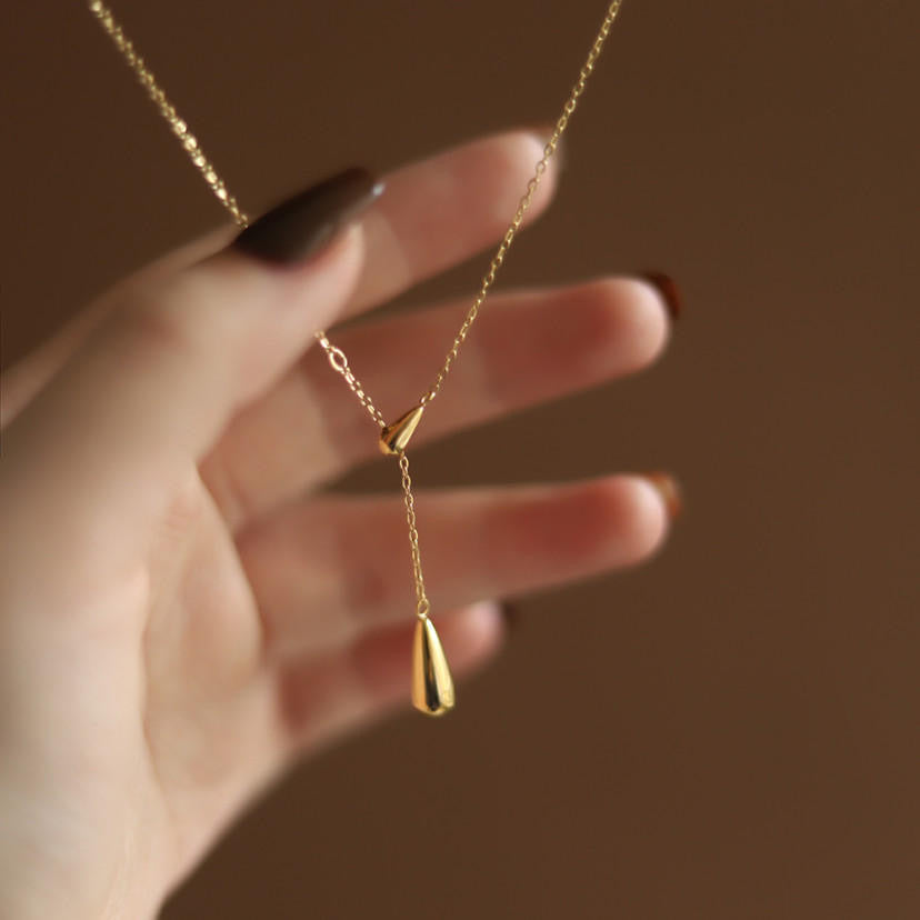 Lune’s tears necklace